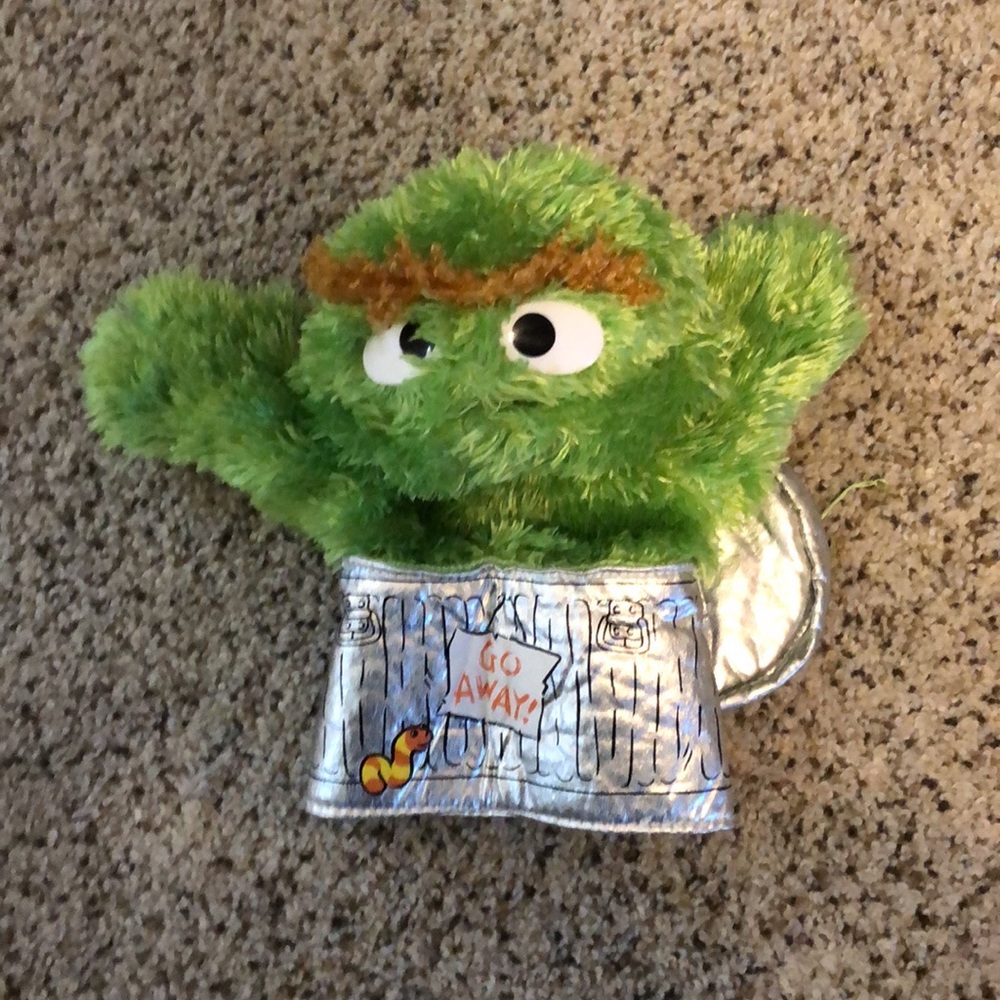 Gund 2017 Oscar the Grouch Puppet